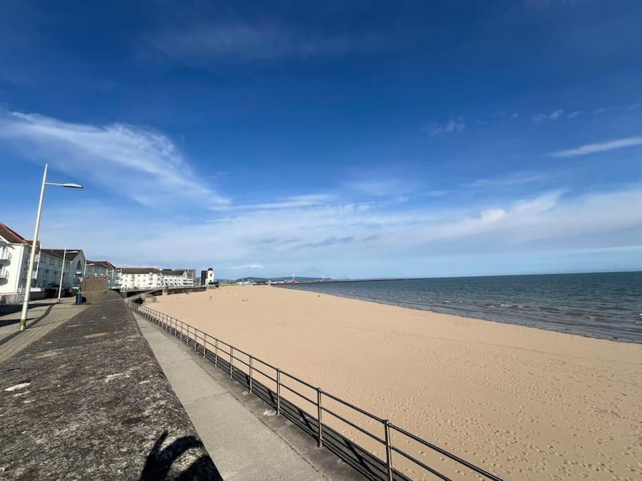 Stylish Seaview One-Bedroom Apt Swansea Exteriör bild