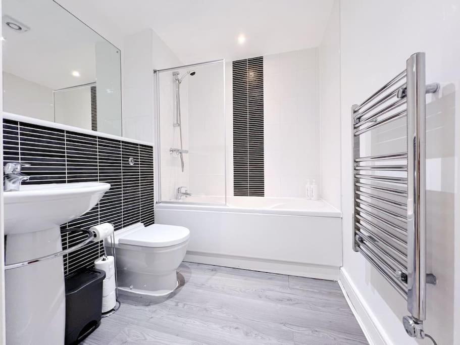 Stylish Seaview One-Bedroom Apt Swansea Exteriör bild